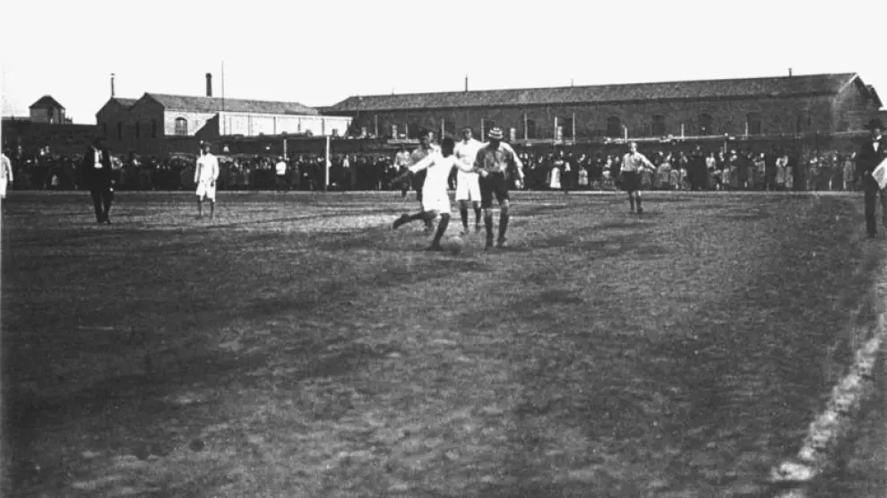 Un partido en el campo del Sepulcro de Zaragoza a comienzos del siglo XX