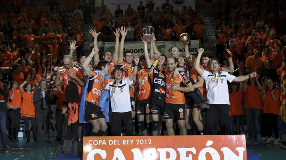 Los jugadores del Caja3 Teruel celebran su victoria en la Copa del Rey