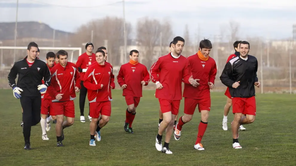 Los jugadores del Mirandés durante un entrenamiento en la víspera del partido contra el Athletic de Bilbao.