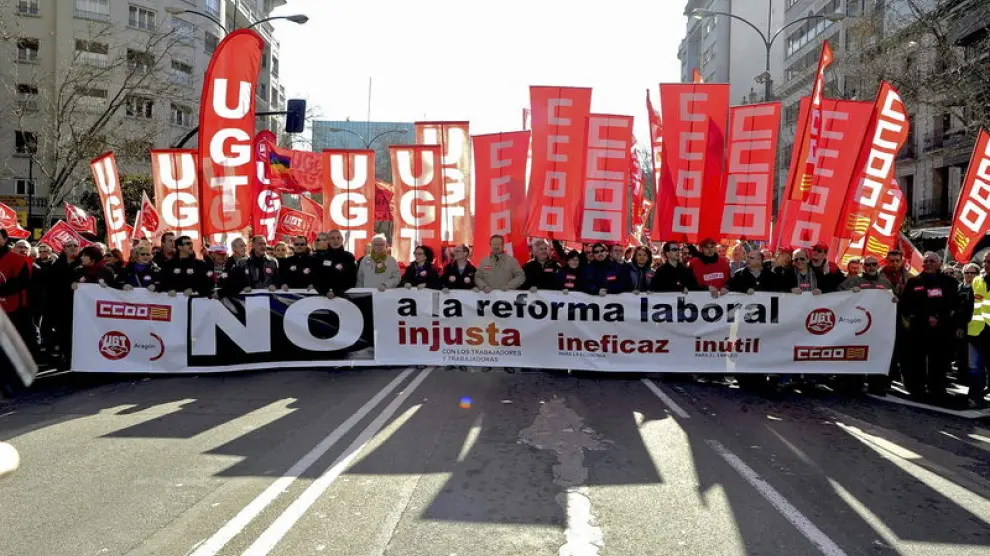 Cabeza de la manifestación contra la reforma laboral en Zaragoza