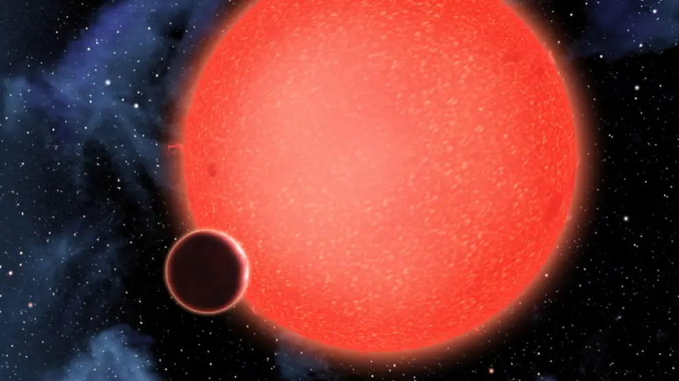 Orbita cerca de una estrella enana roja