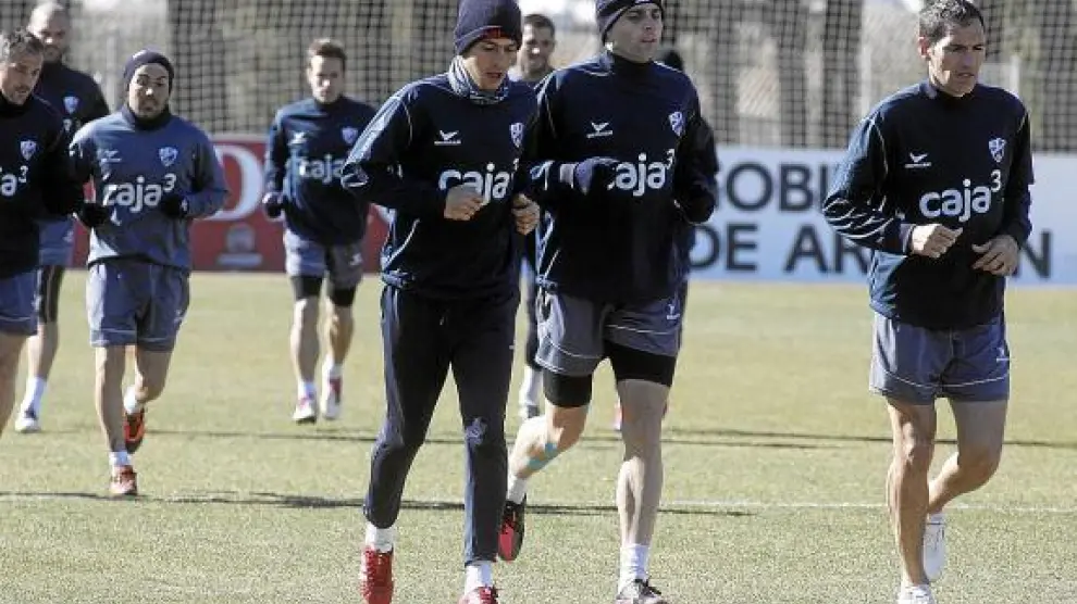 Josetxo, a la derecha de la imagen, junto a Molina y Núñez al comienzo del entrenamiento de ayer.