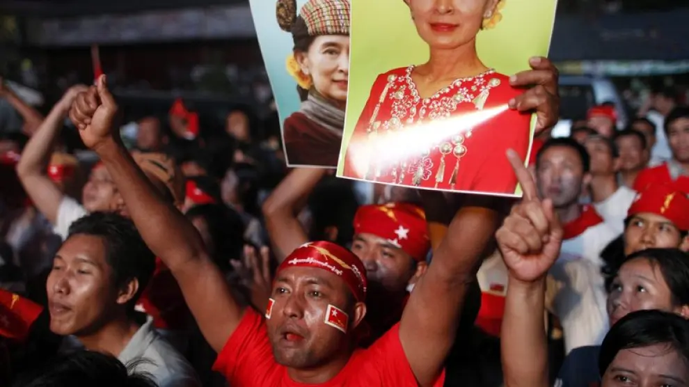 Seguidores de Suu Kyi celebran los resultados