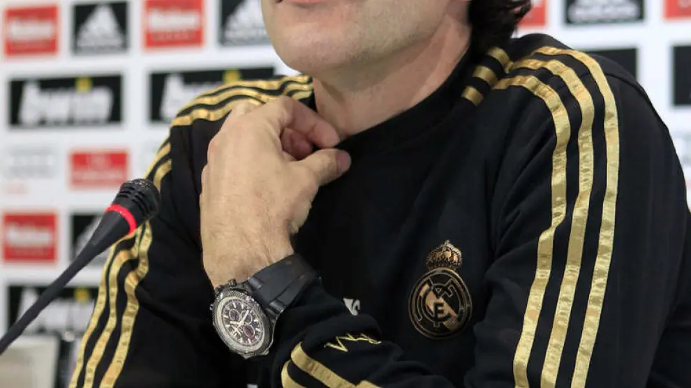 El segundo entrenador del Real Madrid, Aitor Karanka, en la rueda de prensa previa al encuentro ante el Atlético.