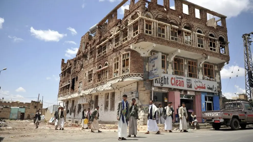 Edificio afectado en la ciudad de Saná