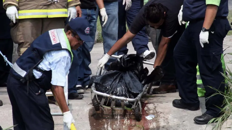 Las fuerzas de seguridad mexicanas hallan los cuerpos mutilados de dos desaparecidos en Veracruz.