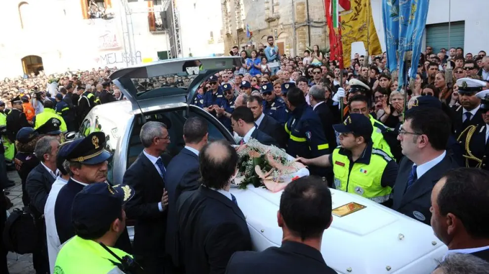 Funeral de la joven fallecida en el atentado