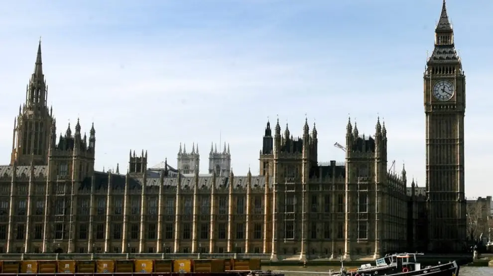 El Big Ben, junto al parlamento británico