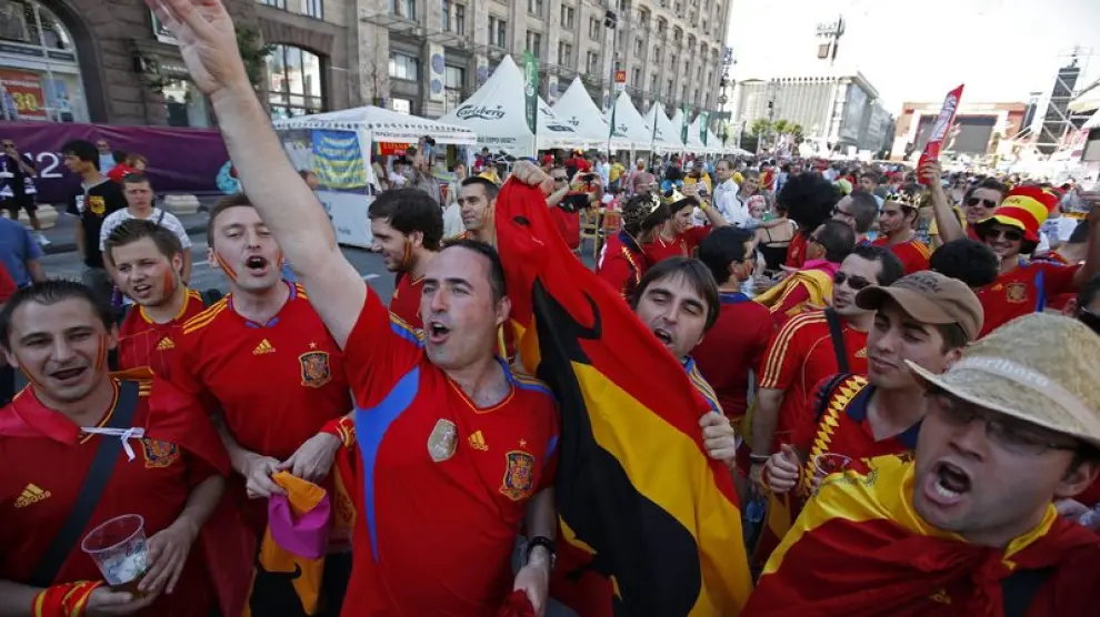 Aficionados españoles en las calles de Kiev