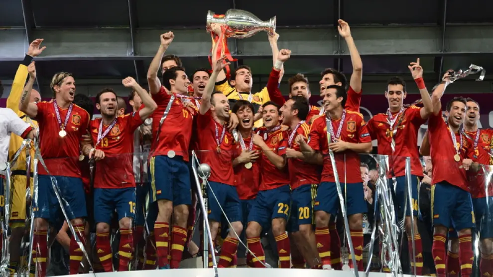 La selección española celebra la conquista del título de la Eurocopa