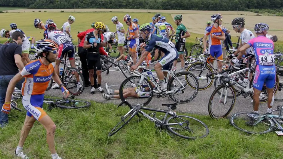 Una caída durante la sexta etapa del Tour de Francia