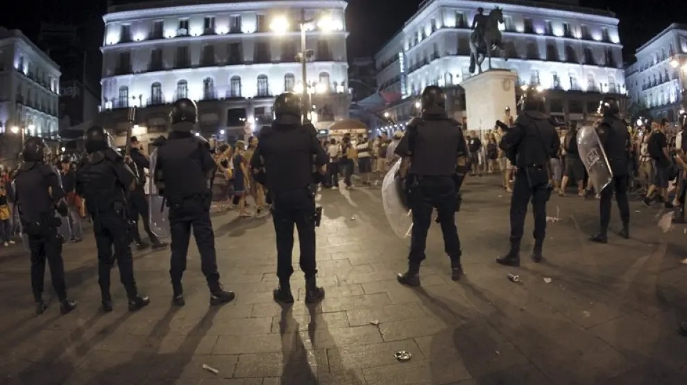 Nueve detenidos en graves disturbios en la Puerta del Sol