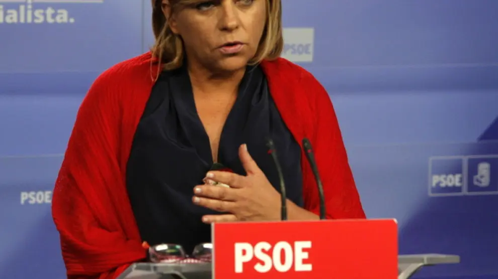 Valenciano asegura que el PSOE se reunirá con los colectivos afectados por los recortes.