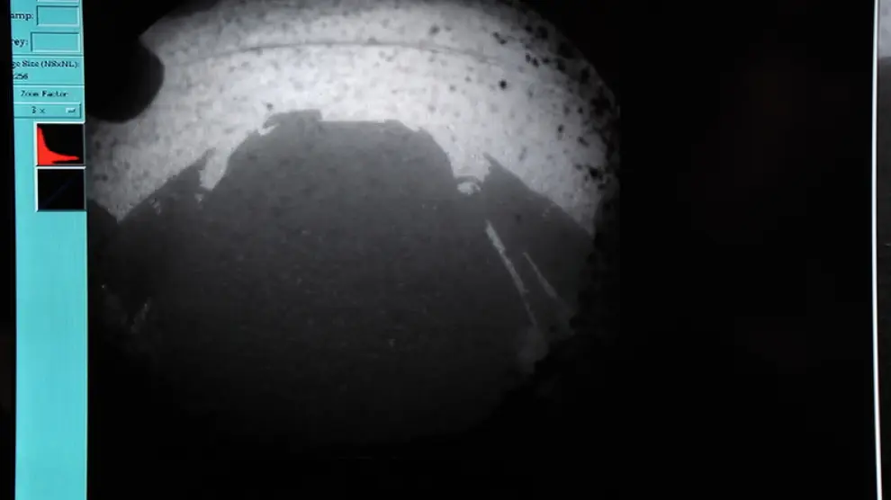 Primeras imágenes del Curiosity al aproximarse a la superficie marciana