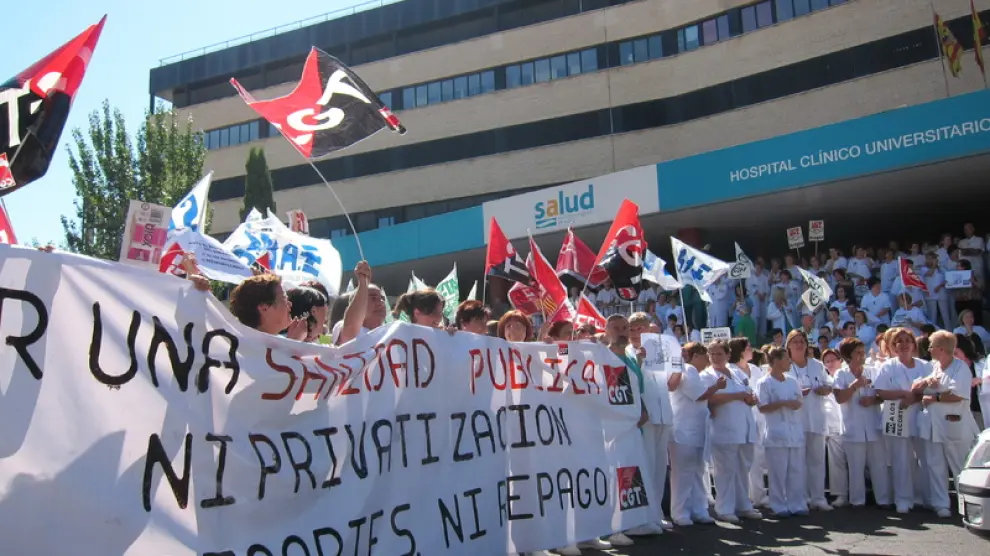 Los recortes en sanidad están movilizando a centenares de profesionales en Aragón