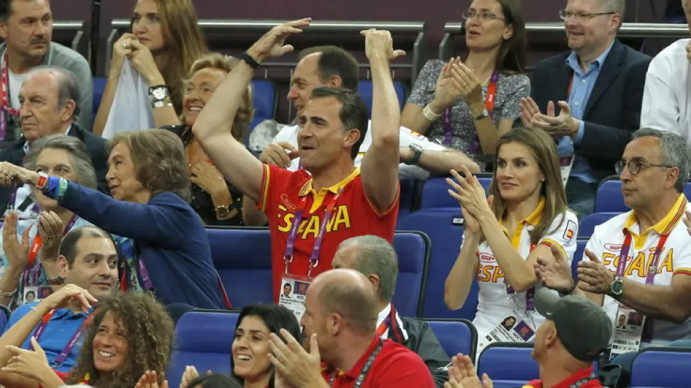 La Familia Real disfruta con el buen juego de la selección española de baloncesto.