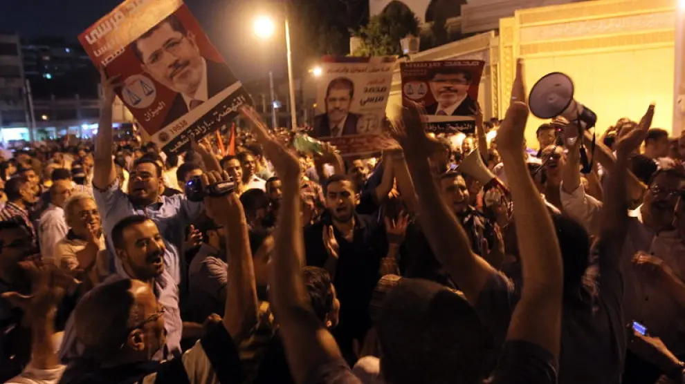 Concentración sorpresa en El Cairo en apoyo al presidente