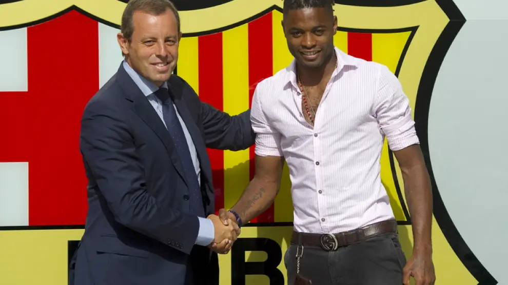 El jugador ha firmado su contrato con el presidente del club tras el reconocimiento médico.