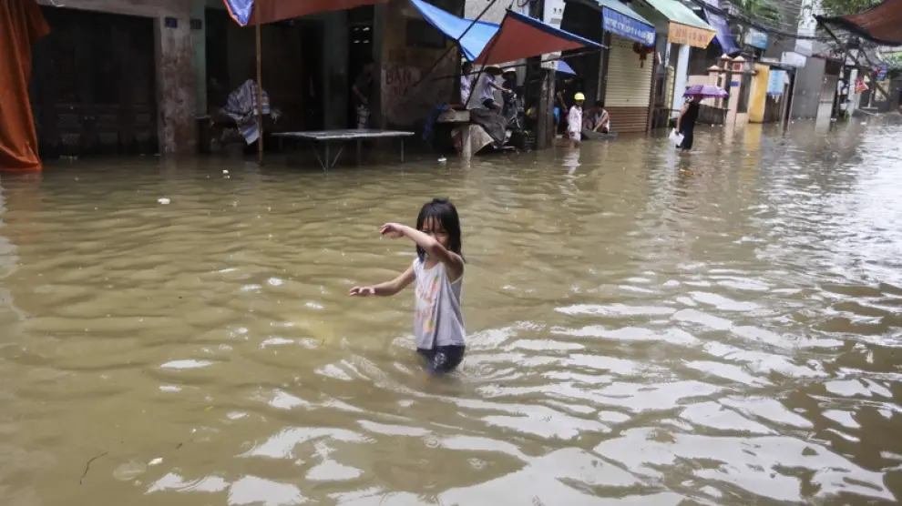 La tormenta tropical 'Kai Tak' ha producido inundaciones en el norte de Vietnam.