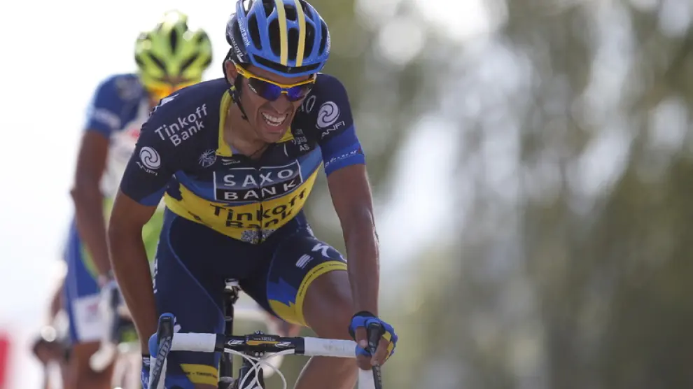Contador a su paso por Jaca en la sexta etapa de la Vuelta