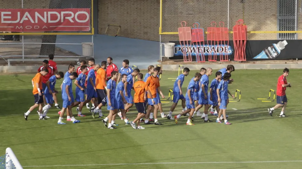 Plantilla del Real Zaragoza en un entrenamiento