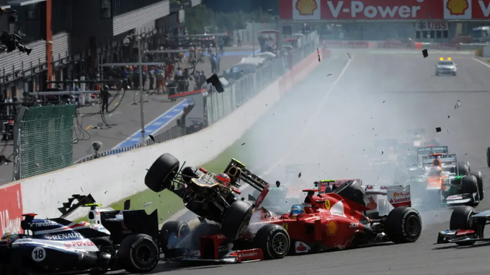 Alonso perdió la oportunidad de afirmar su liderato por el accidente en el circuito de Spa.