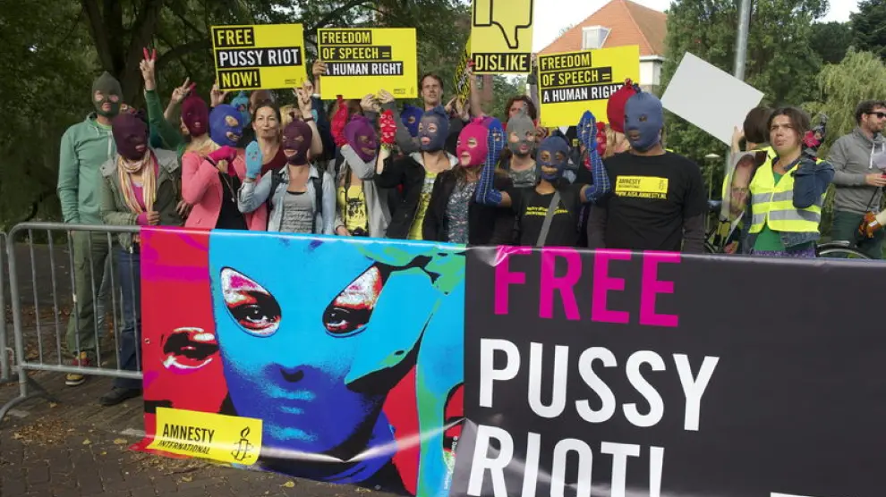 Activistas respaldan a las Pussy Riot