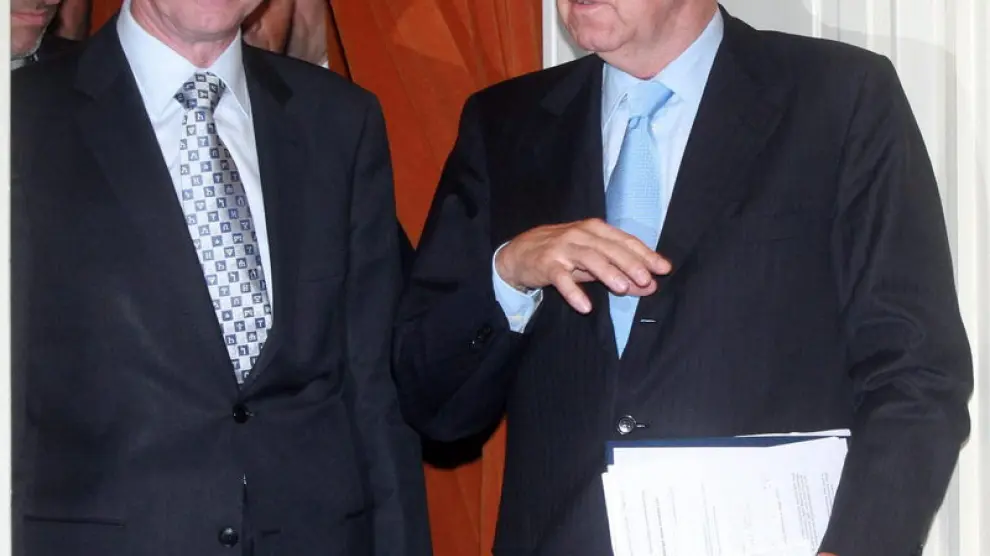 El presidente del Consejo Europeo, Herman Van Rompuy, y el primer ministro italiano, Mario Monti