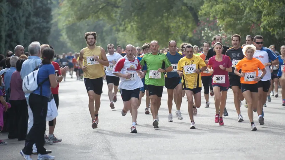 Un grupo de corredores, en la edición del año pasado de la carrera del Pilar.