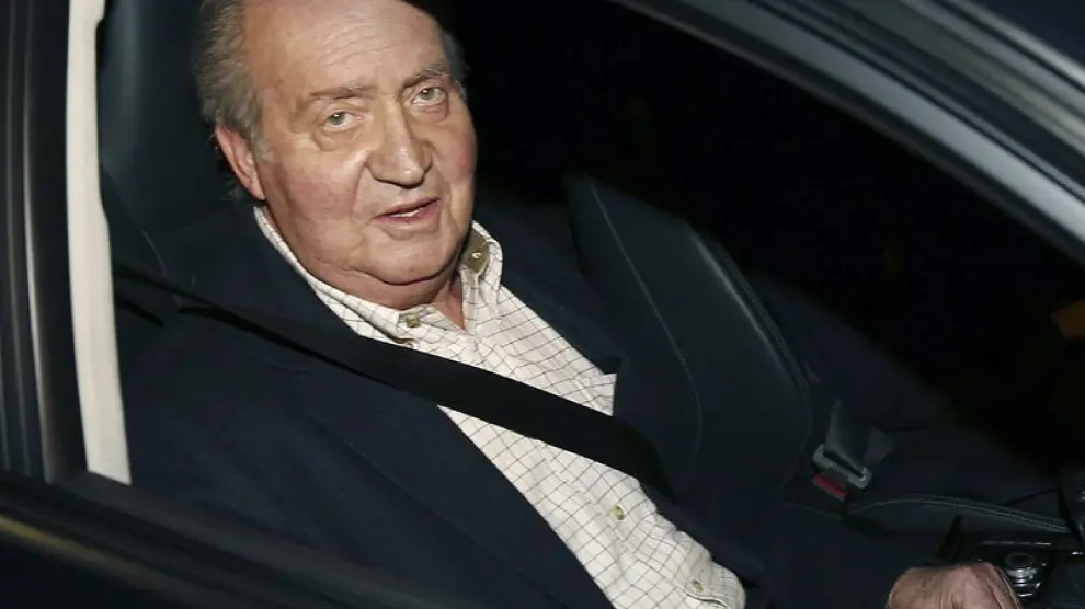 El rey Juan Carlos ingresa en el hospital para operarse de la cadera