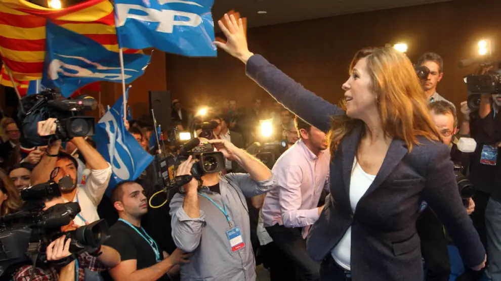 Alicia Sánchez Camacho saluda a sus simpatizantes.