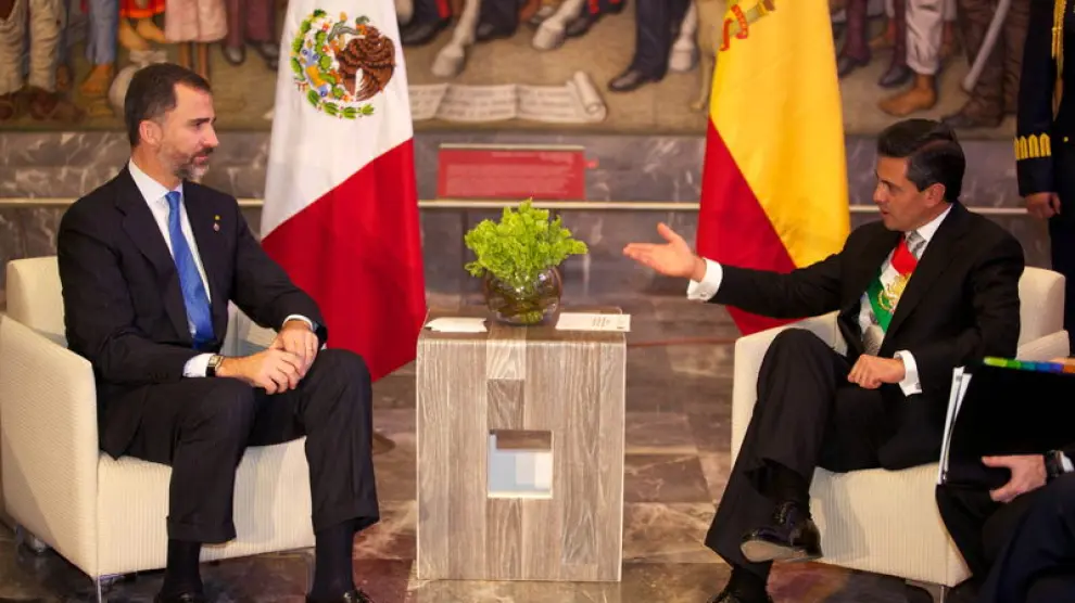 Peña Nieto y el Príncipe Felipe se entrevistan en México