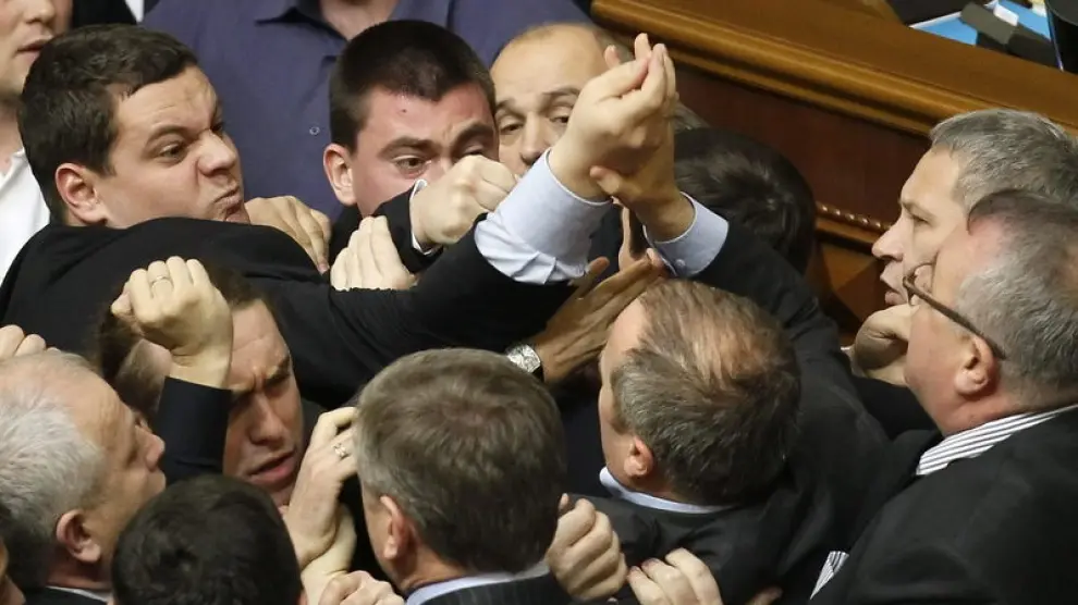 Trifulca en el parlamento ucraniano