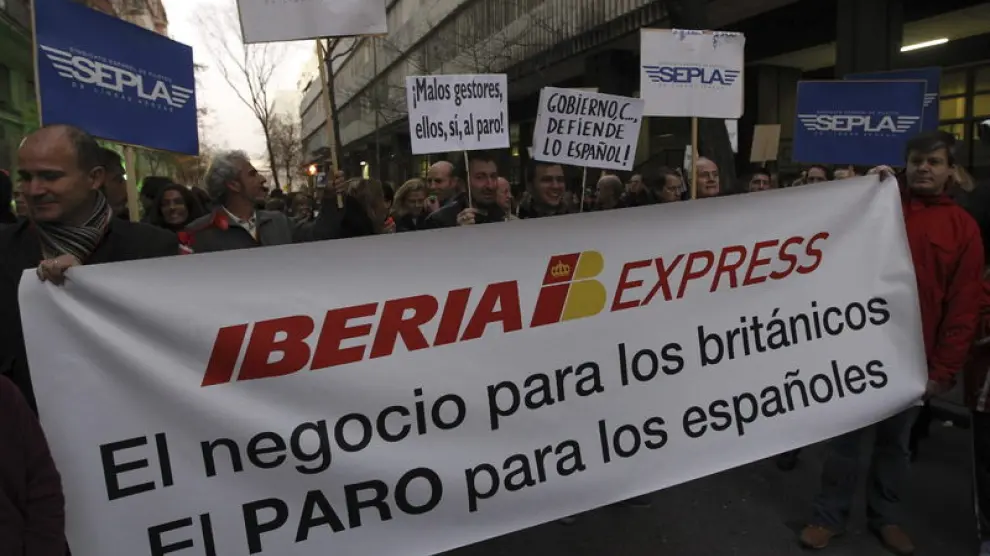 Un momento de la manifestación convocada en Madrid por el futuro de Iberia.