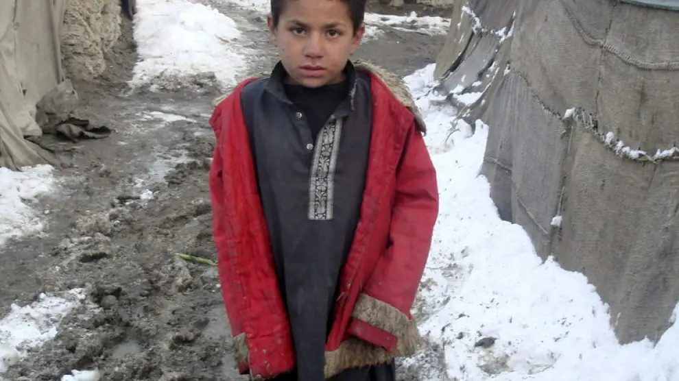 Un niño en el campamento de desplazados afganos de Tahye Maskan