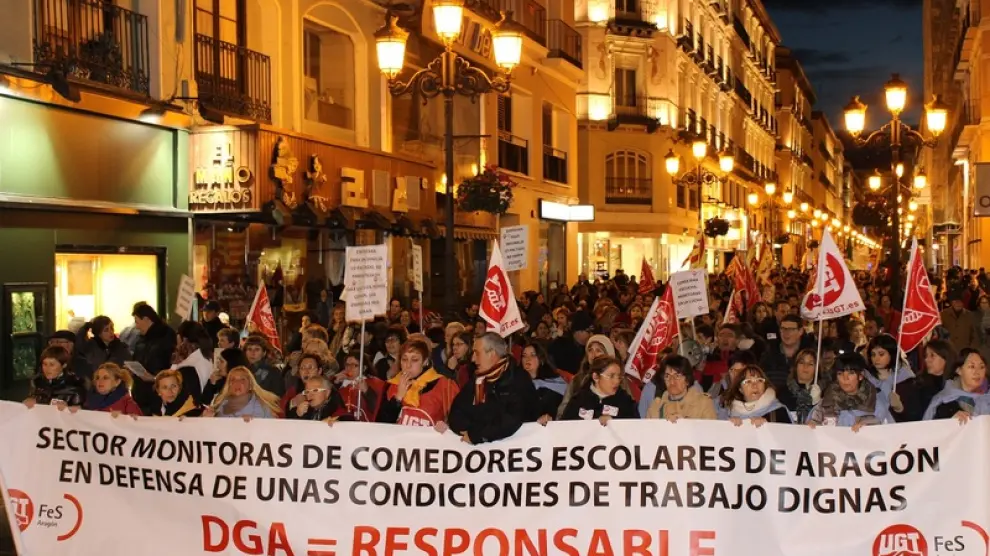 Manifestación de monitoras de comedor en Zaragoza