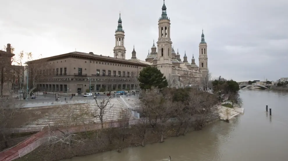 Río Ebro a su paso por Zaragoza