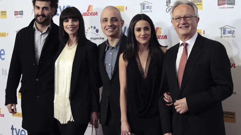 El equipo de la película 'Blancanieves', su director Pablo Berger, el producto Ibon Cormenzana, y las actrices Maribel Verdú, Macarena García