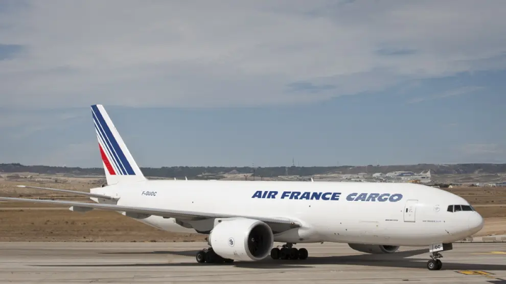 Un avión de Air France, en el aeropuerto de Zaragoza