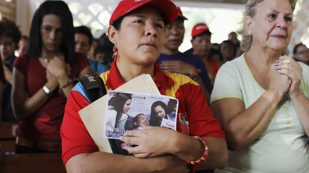 Seguidores de Hugo Chávez, pendientes de la evolución del presidente venezolano