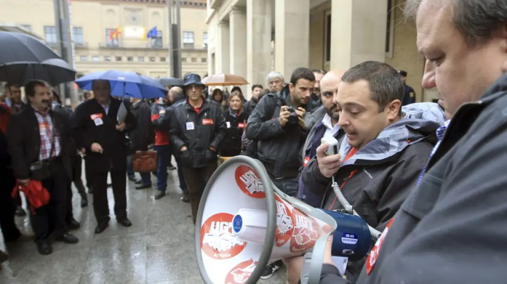 Una protesta contra el paro de la Cumbre Social Aragonesa