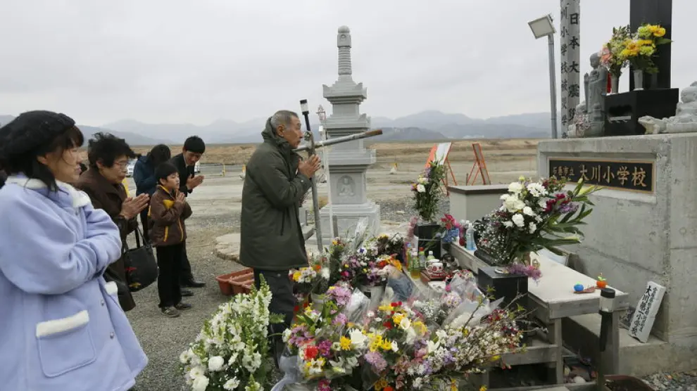 Oraciones por los fallecidos en el terremoto de 2011