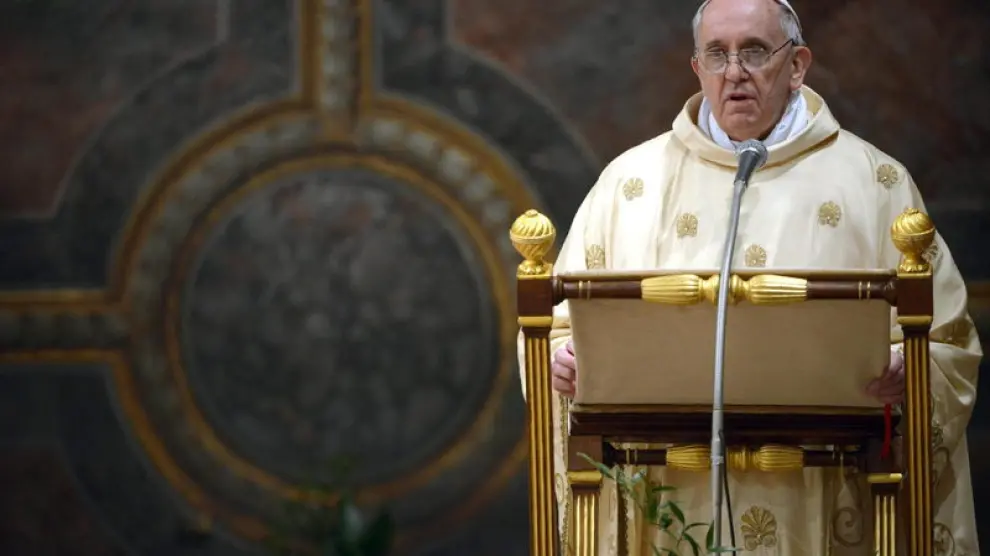 El papa Francisco ofrece la homilía en su primera misa como sumo pontífice