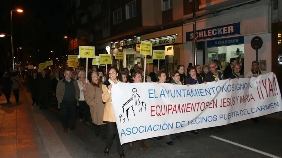 Imagen de una manifestación de vecinos del distrito centro de Zaragoza que ya en 2009 reclamaban equipamientos