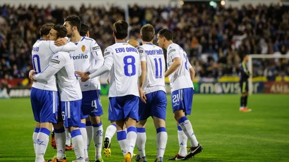 Celebración del R.Zaragoza tras el gol al Real Madrid