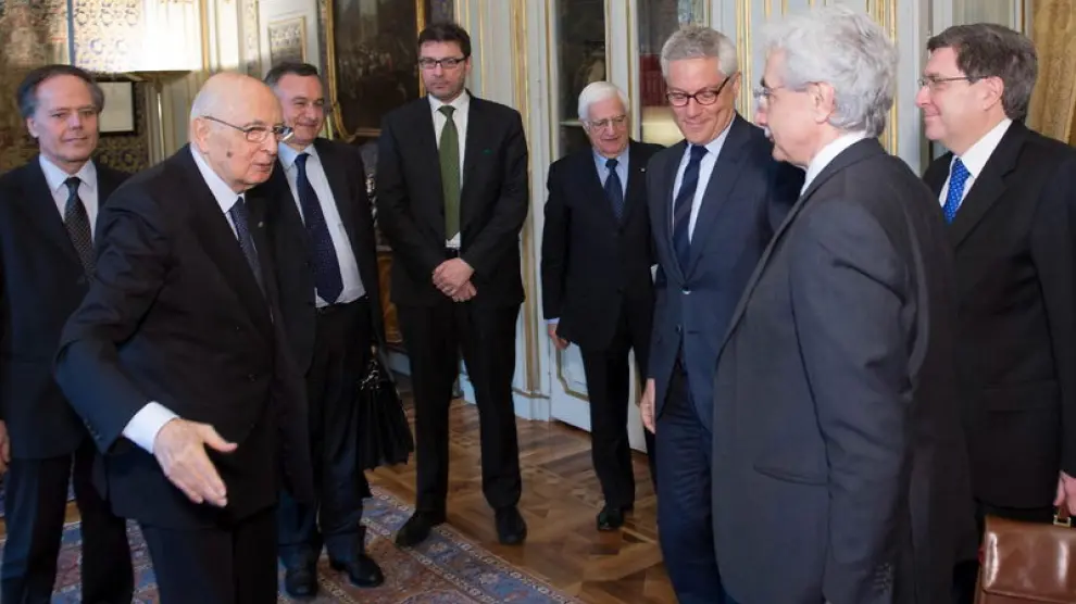 Inicio de la reunión de Napolitano con expertos italianos