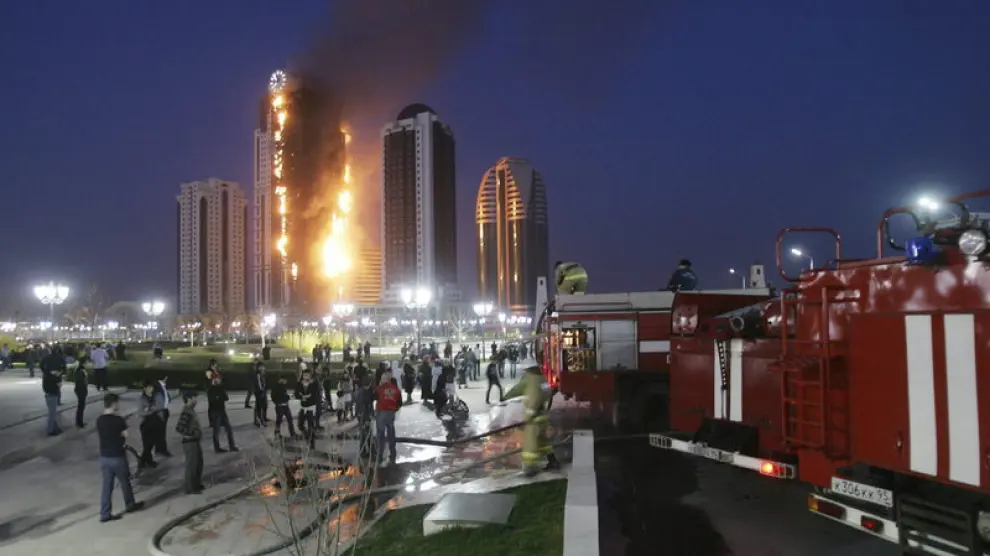 Un edificio de 145 metros ha ardido en la capital de Chechenia