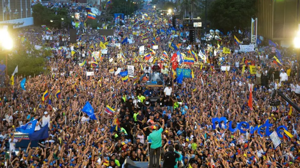 Mitin de Capriles en Venezuela