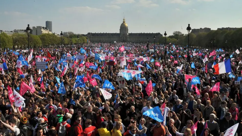 Manifestación en París contra la aprobación del matrimonio homosexual