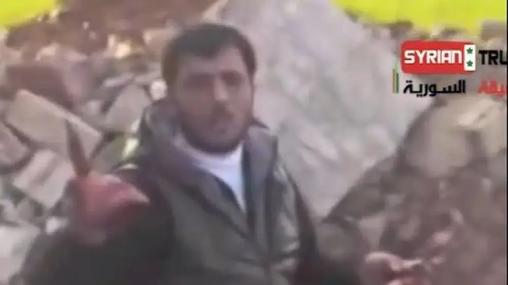 Rebelde sirio que presuntamente profanó una tumba para extraer el hígado y corazón de un cadáver